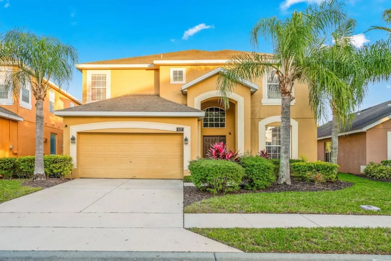 New - 6 Bed - Game Room - Pool - No Rear Neighbors Davenport