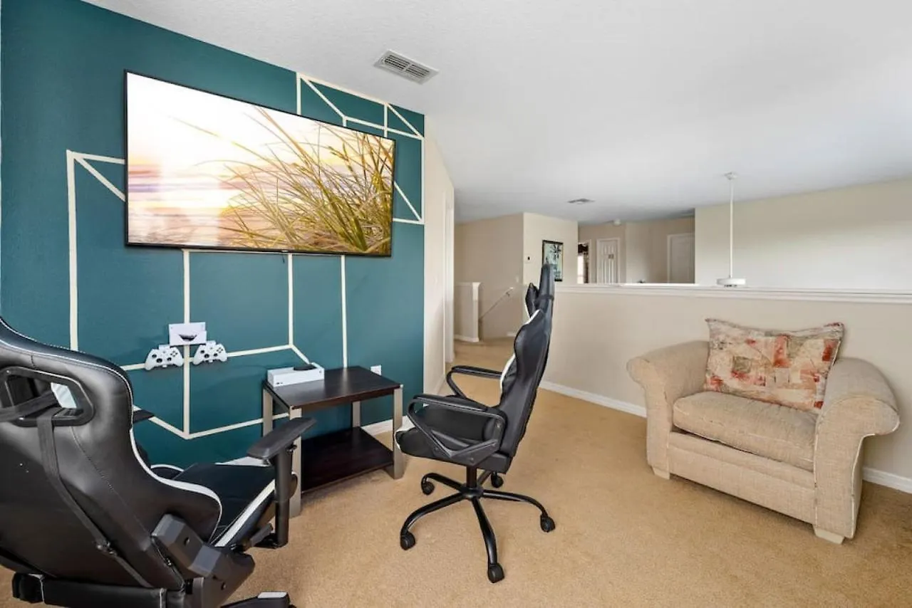 New - 6 Bed - Game Room - Pool - No Rear Neighbors Davenport United States