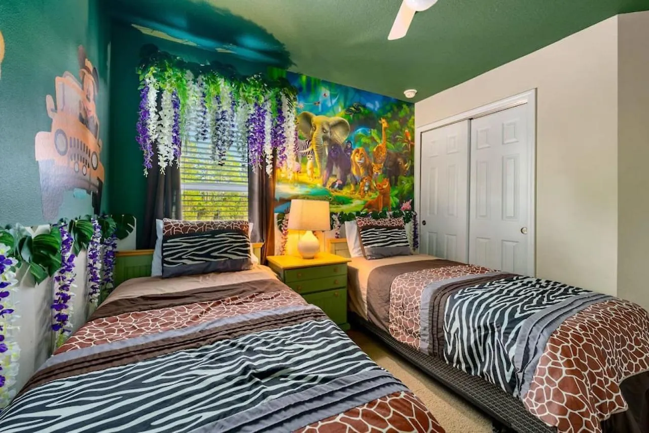 New - 6 Bed - Game Room - Pool - No Rear Neighbors Davenport