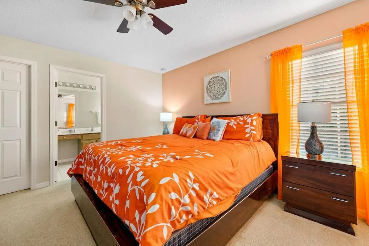 New - 6 Bed - Game Room - Pool - No Rear Neighbors Davenport United States